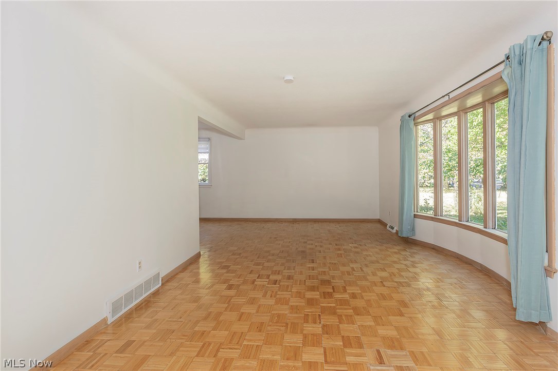 2762 Berkshire Road Property Photo 8