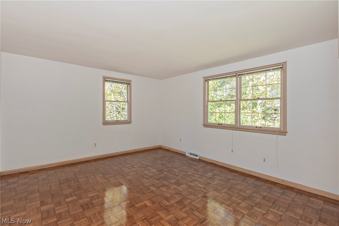 2762 Berkshire Road Property Photo 23