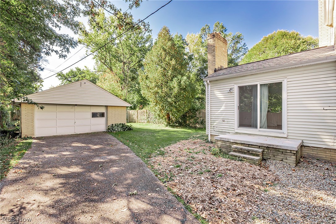2762 Berkshire Road Property Photo 37