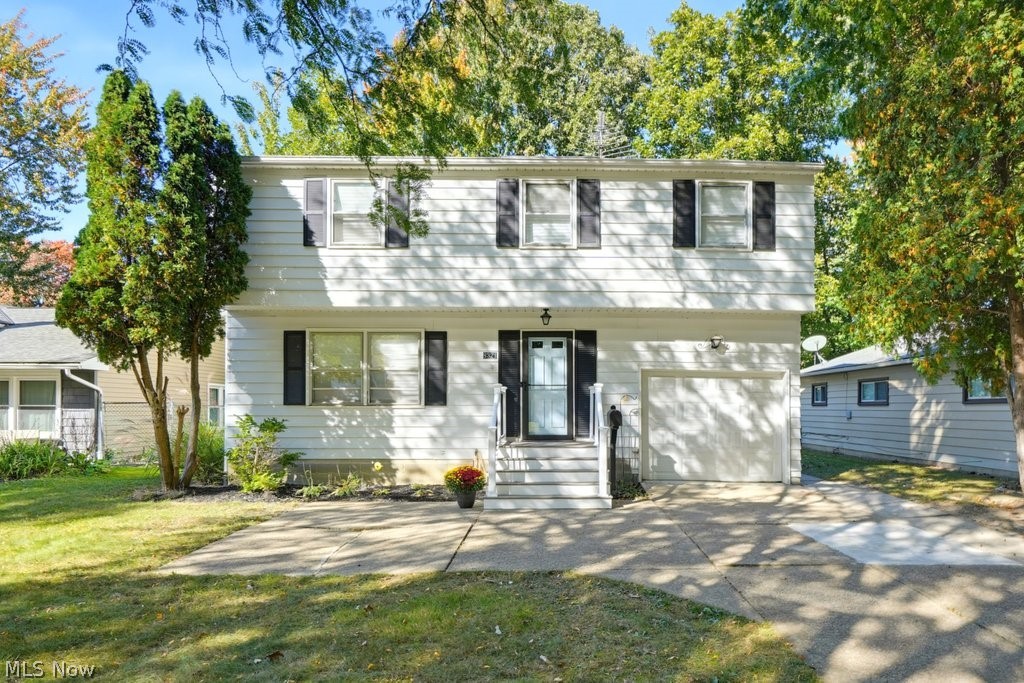 8321 Mentorwood Drive Property Photo 1