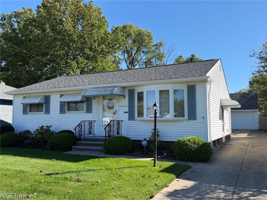 15800 Evening Star Avenue Property Photo 1