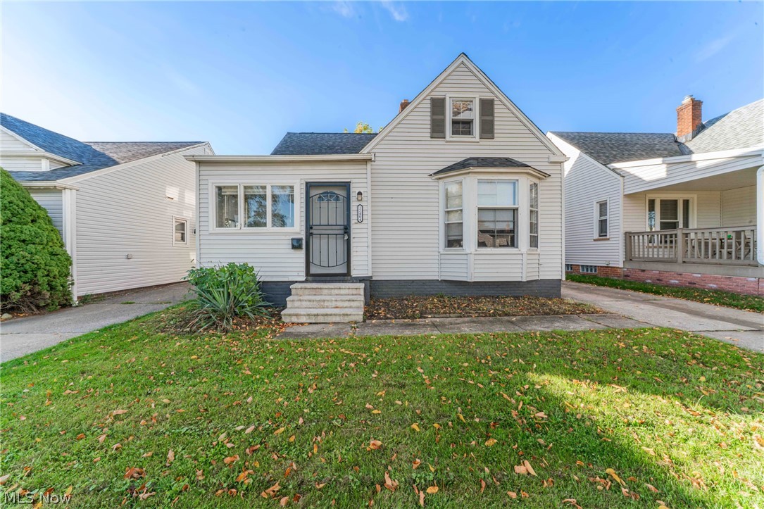 12404 Oak Park Boulevard Property Photo 1