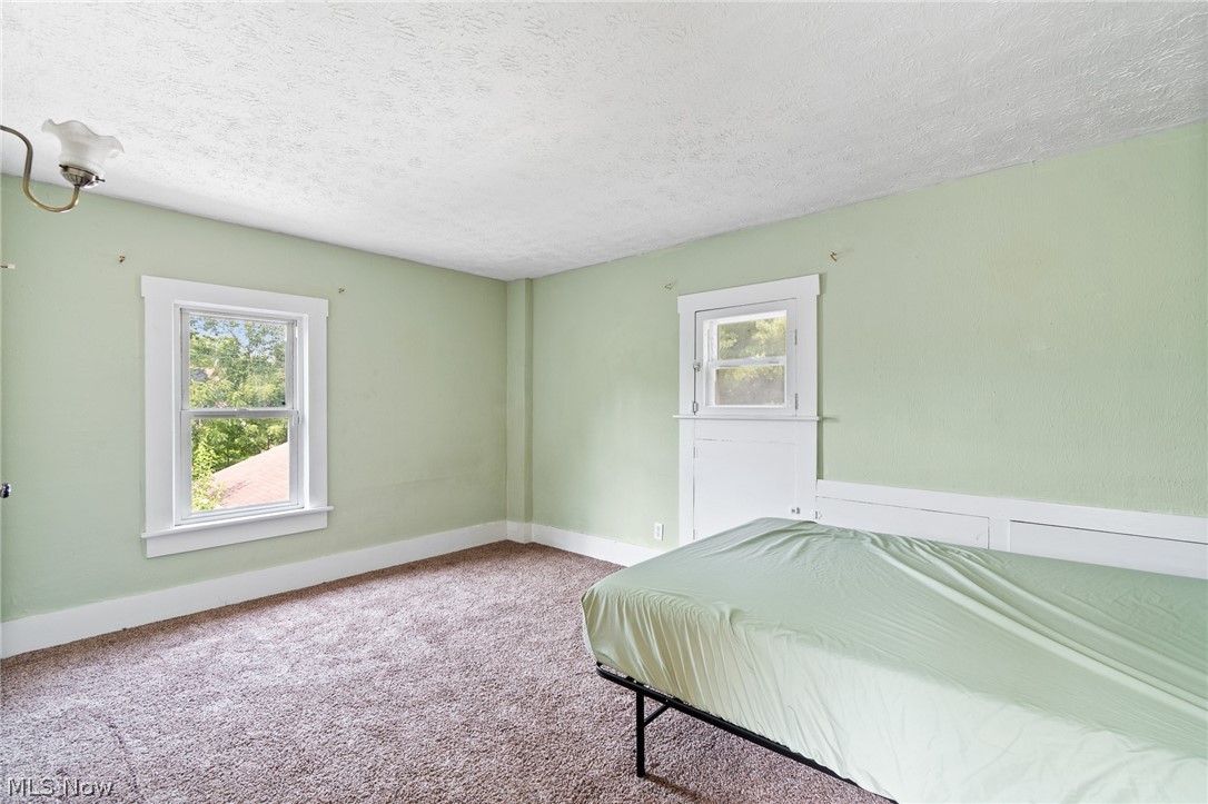 777 Montana Avenue Property Photo 11