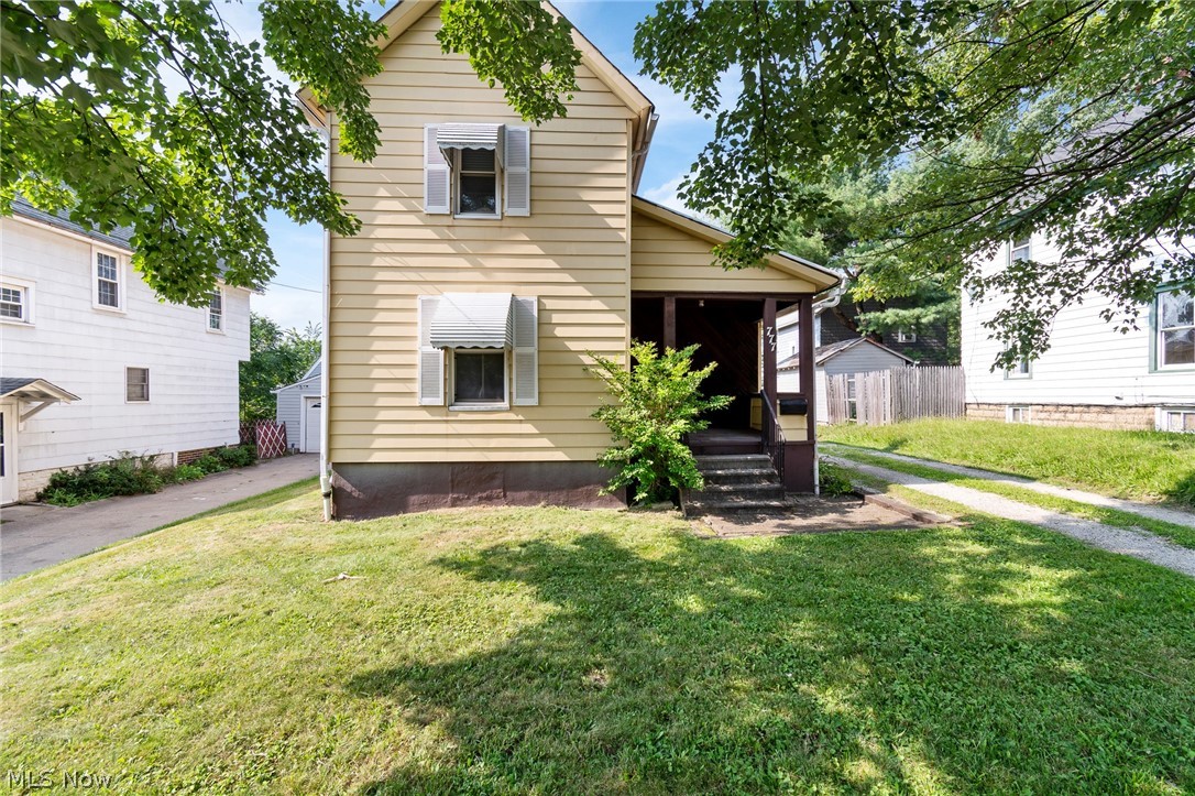 777 Montana Avenue Property Photo 24