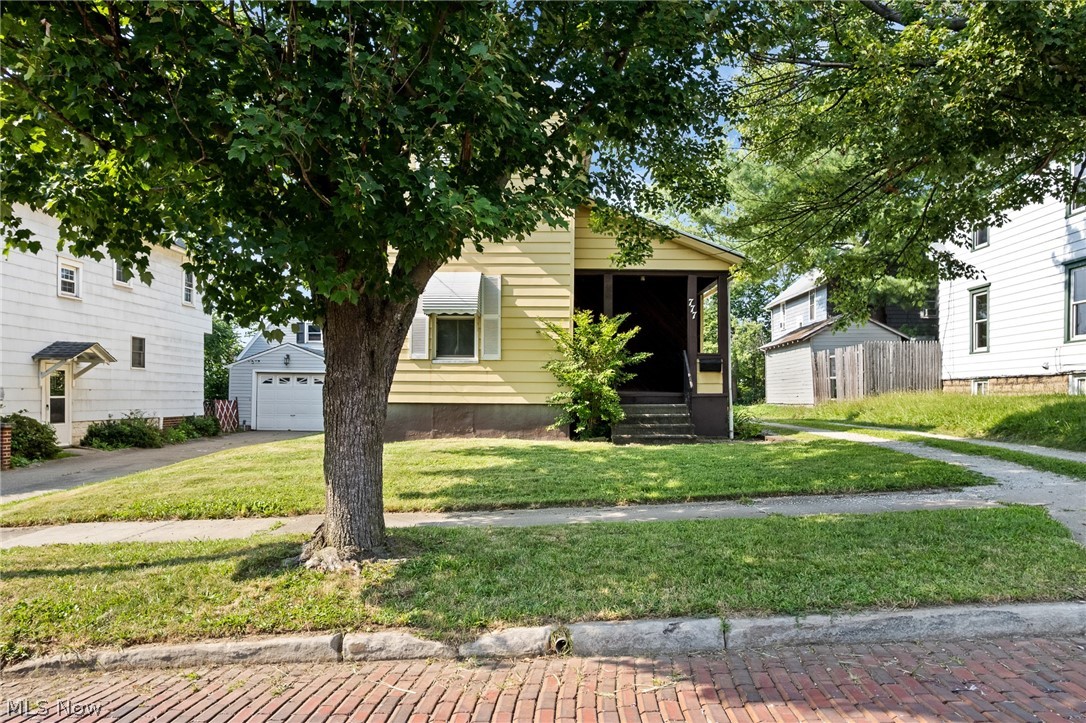 777 Montana Avenue Property Photo 25