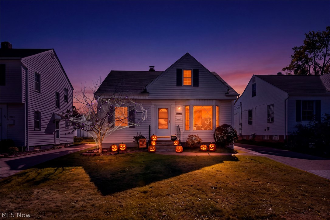 12324 Oak Park Boulevard Property Photo 1
