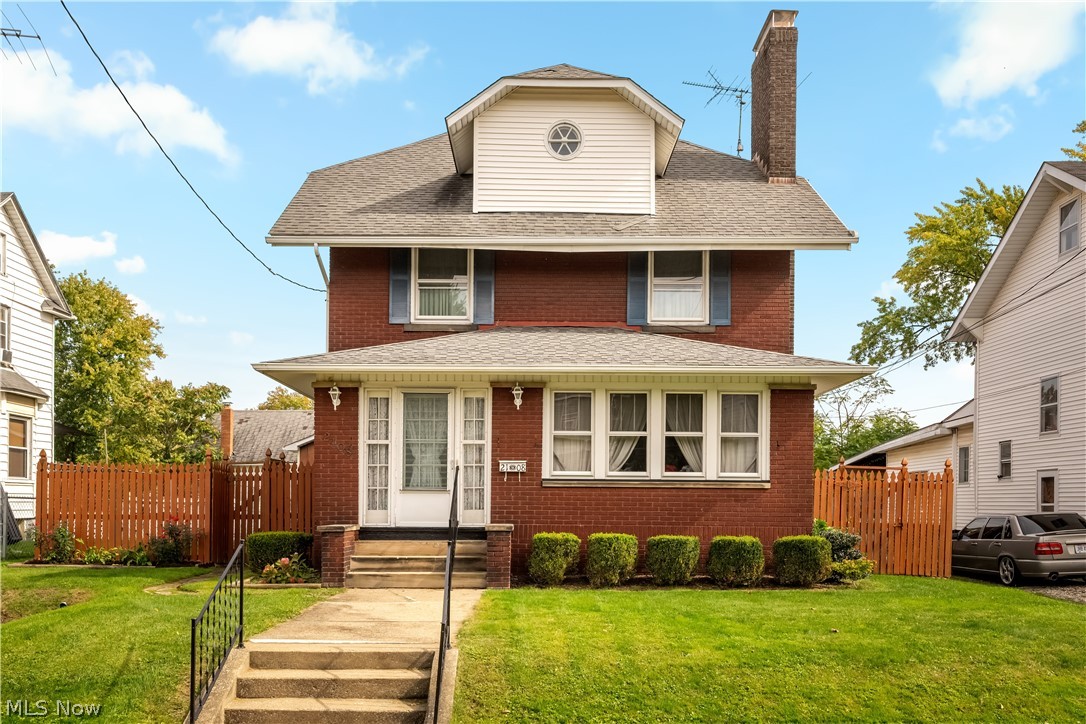 2108 S Arch Avenue Property Photo 1