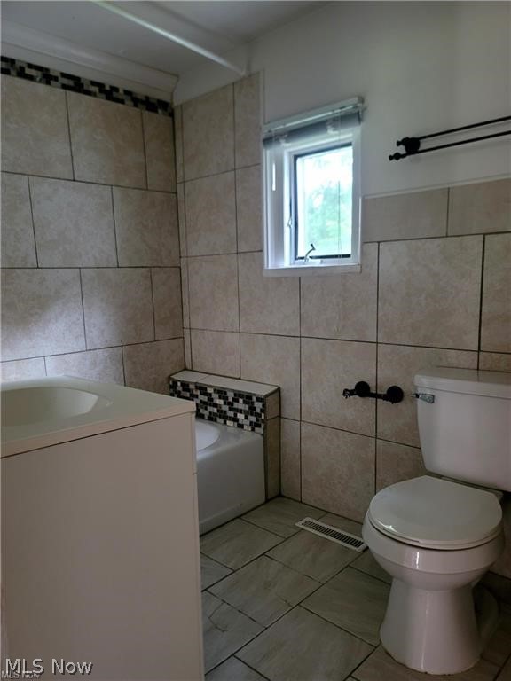 220 Robert Drive Property Photo 8