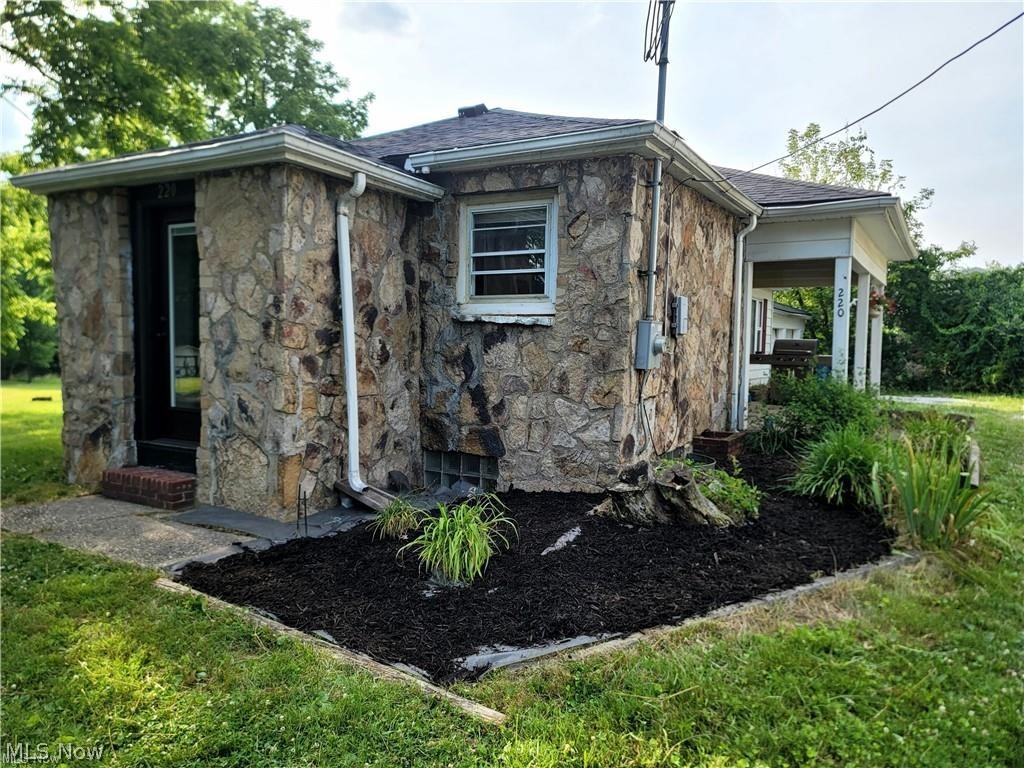 220 Robert Drive Property Photo 13