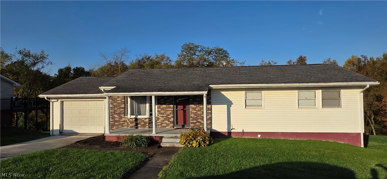 52235 West Drive Property Photo 1
