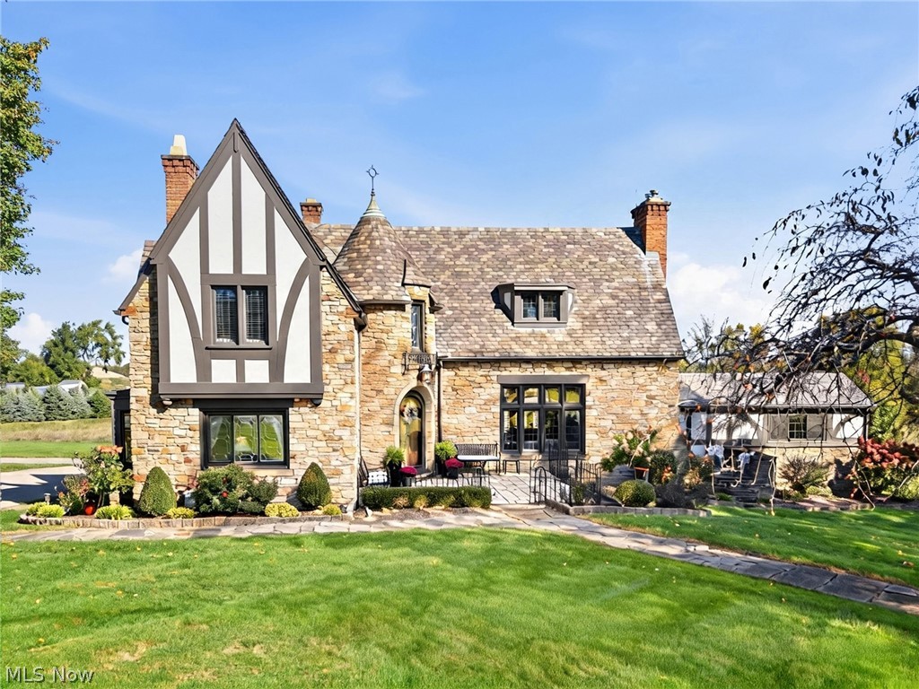 826 E Schaaf Road