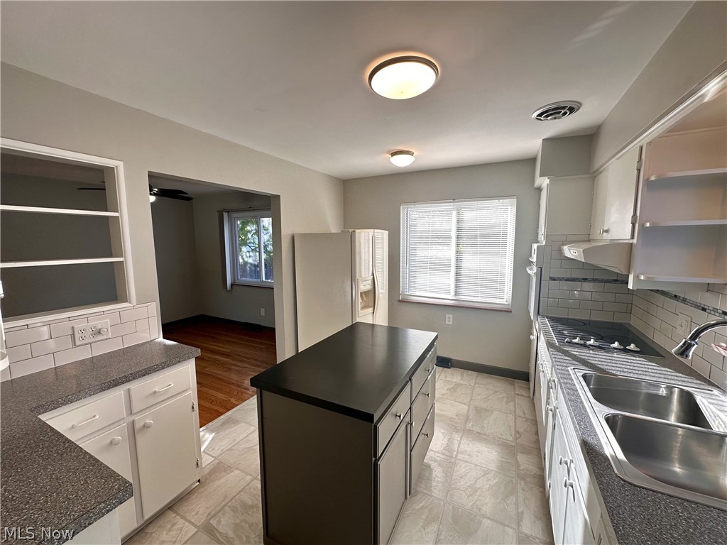 114 Greencrest Terrace D Property Photo 4