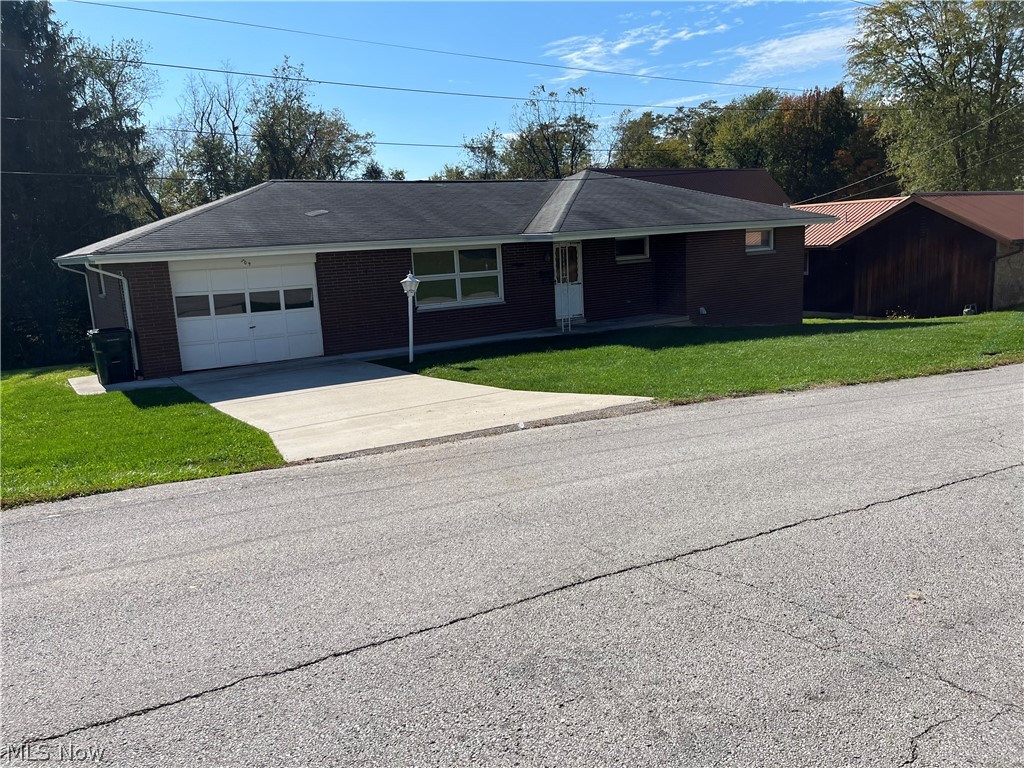 709 Peppard Avenue Property Photo 1