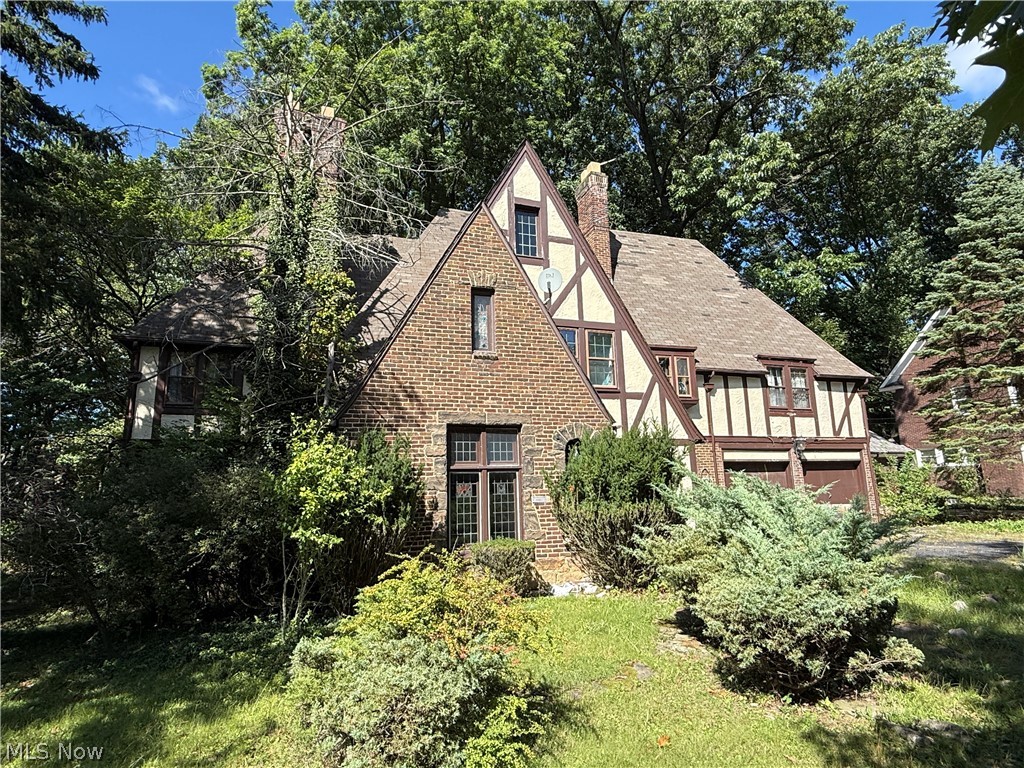 15705 Oakhill Road Property Photo 1