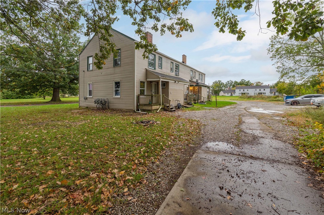 848-854 N Central Drive Property Photo 6