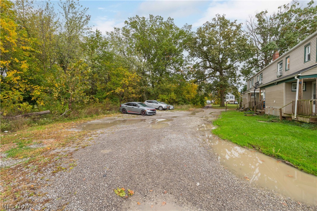 848-854 N Central Drive Property Photo 12