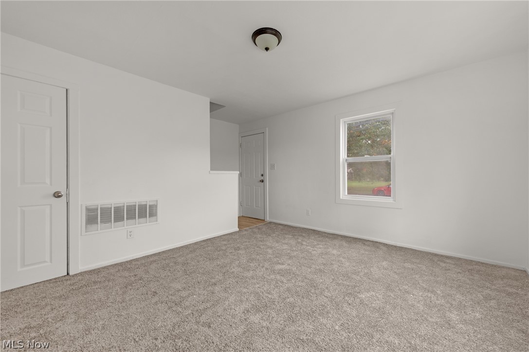 848-854 N Central Drive Property Photo 15