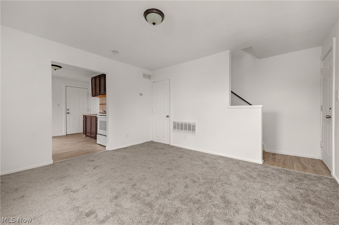 848-854 N Central Drive Property Photo 18