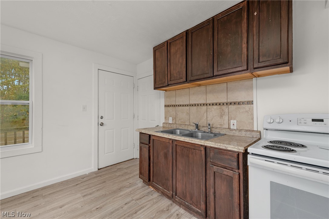 848-854 N Central Drive Property Photo 22