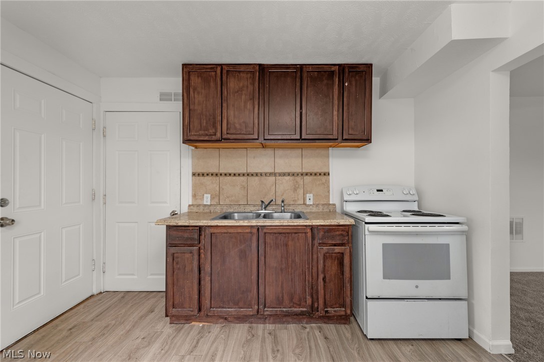 848-854 N Central Drive Property Photo 26