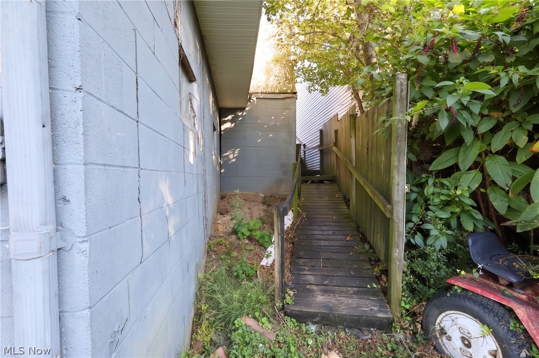 205 E High St Property Photo 23