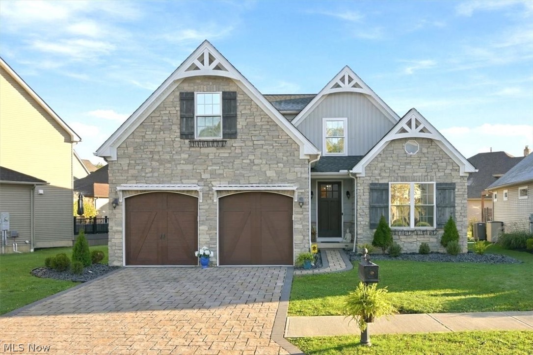 4233 Queens Gate Property Photo 1