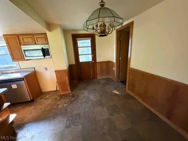 9510 E Center Street Property Photo 11