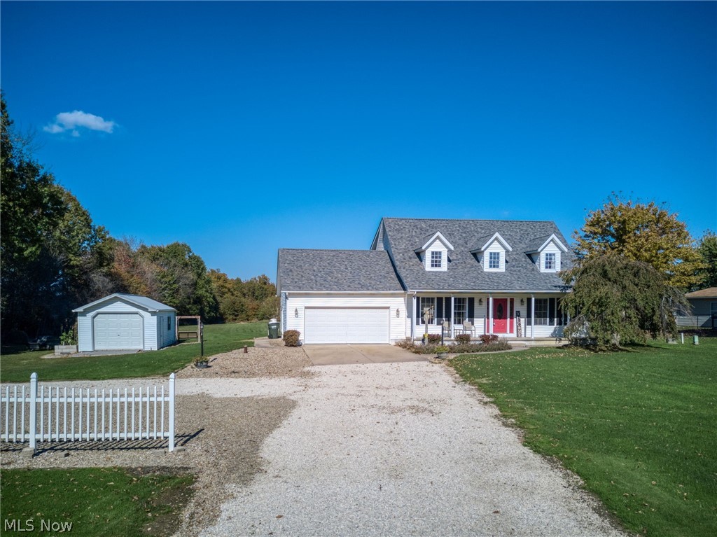 7911 Giddings Road Property Photo 1