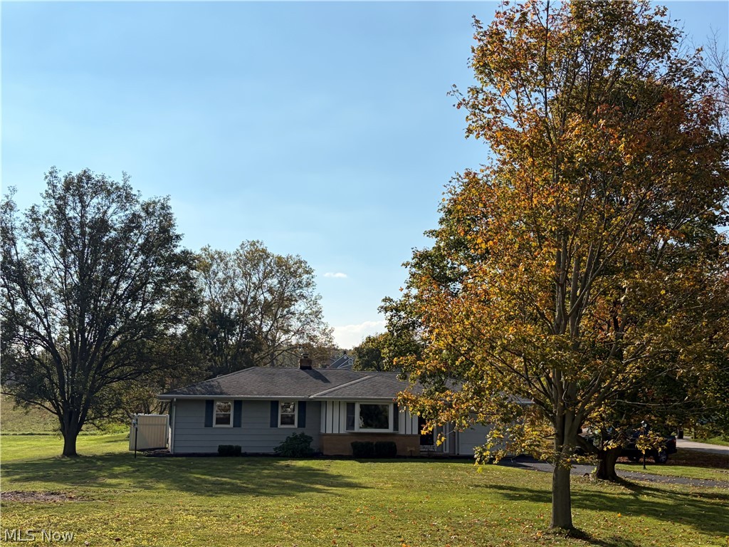 4730 South Ridge Road E Property Photo 1