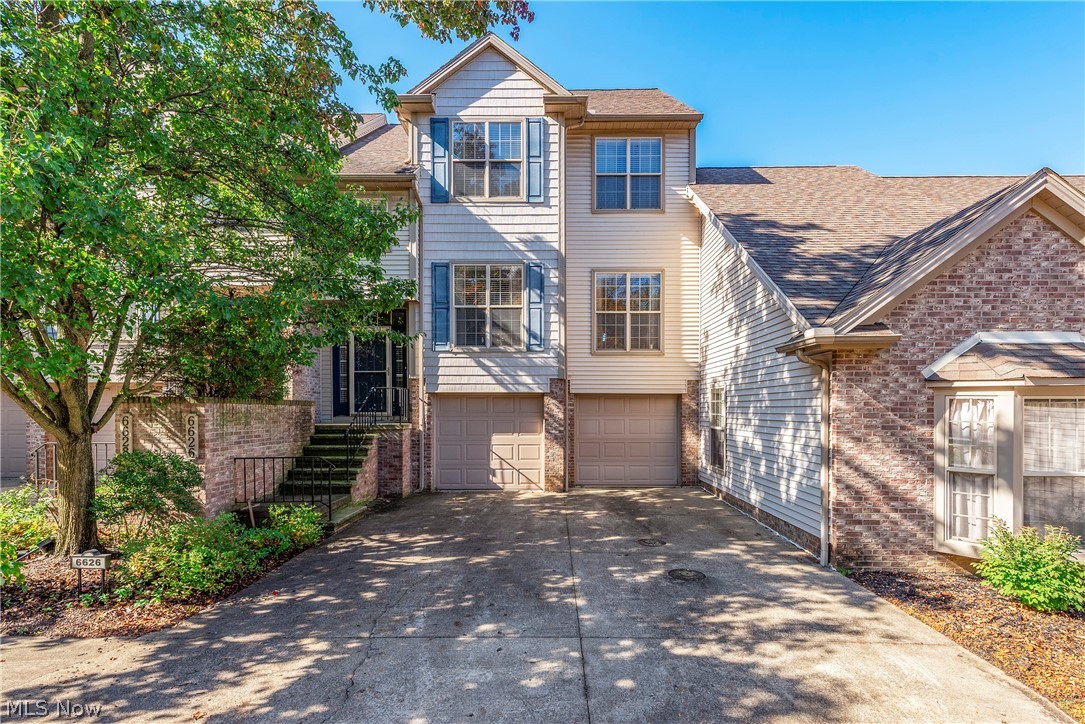 6626 Fox Hollow Court Property Photo 1