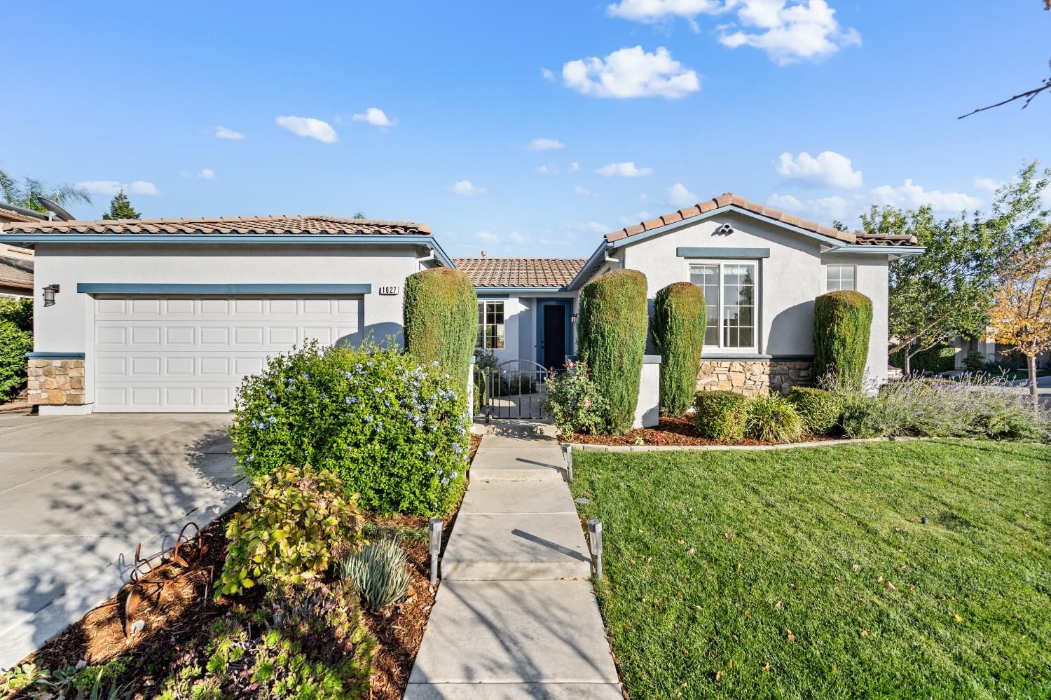 1627 Flores Way Property Photo 1