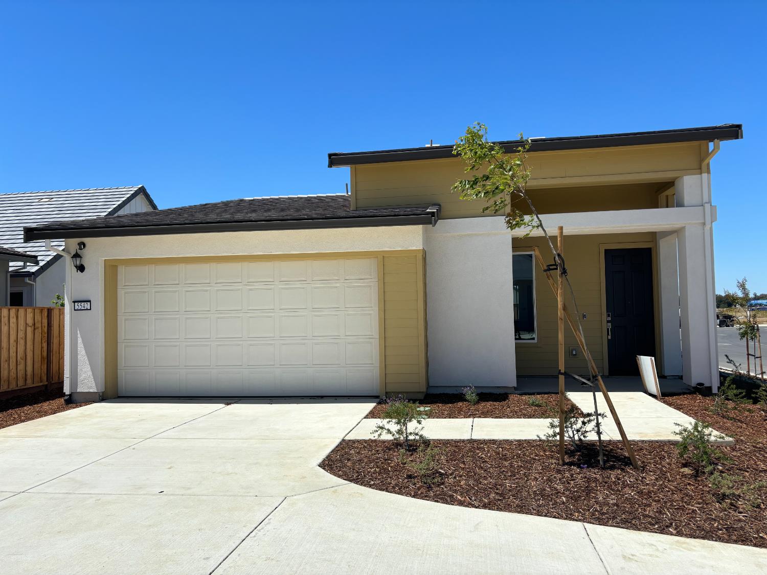 5542 Thomson Loop Property Photo 1