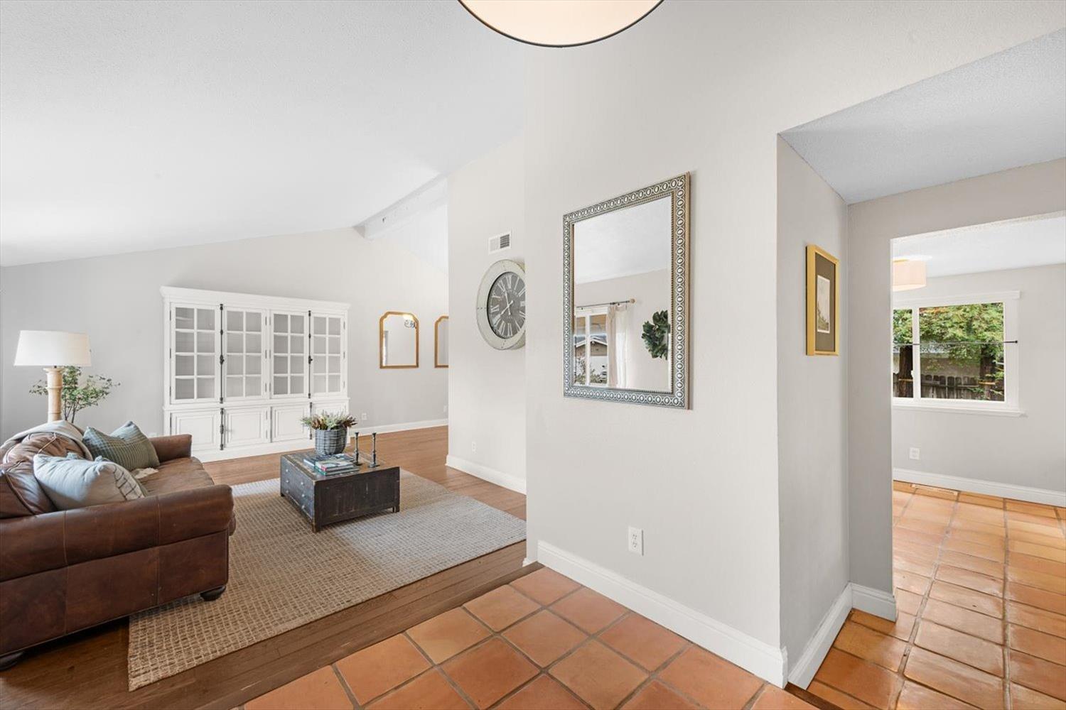 1537 Saratoga Drive Property Photo