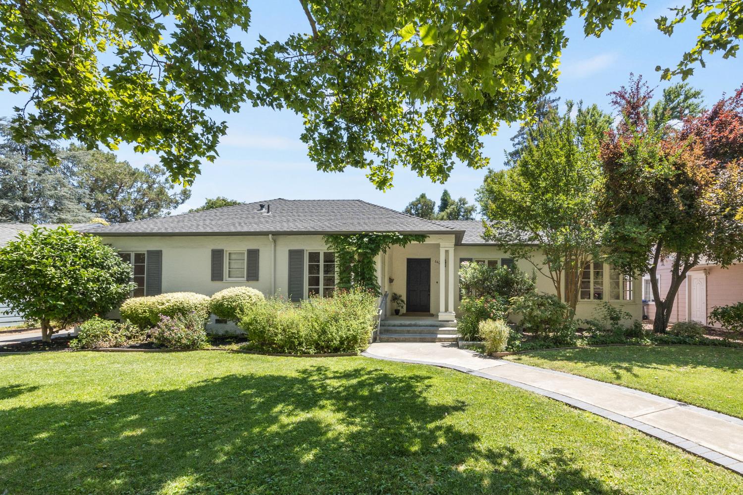 640 Oak Avenue Property Photo 1