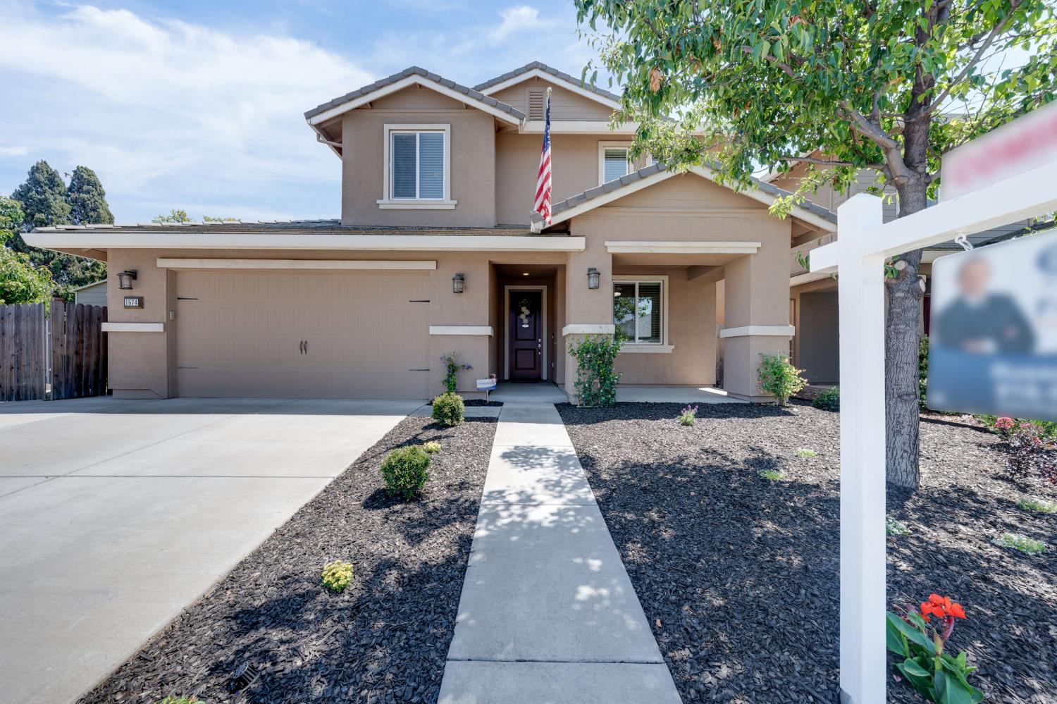 1574 Hutchison Valley Drive Property Photo 1
