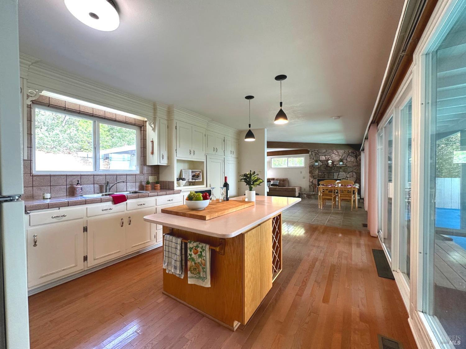 4013 Lakeview Drive Property Photo 8