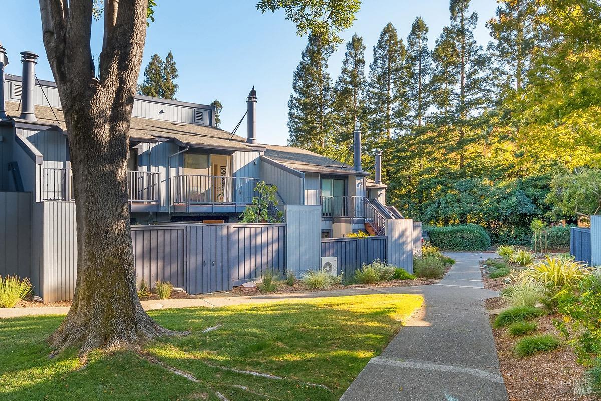 5 Deuce Court Property Photo