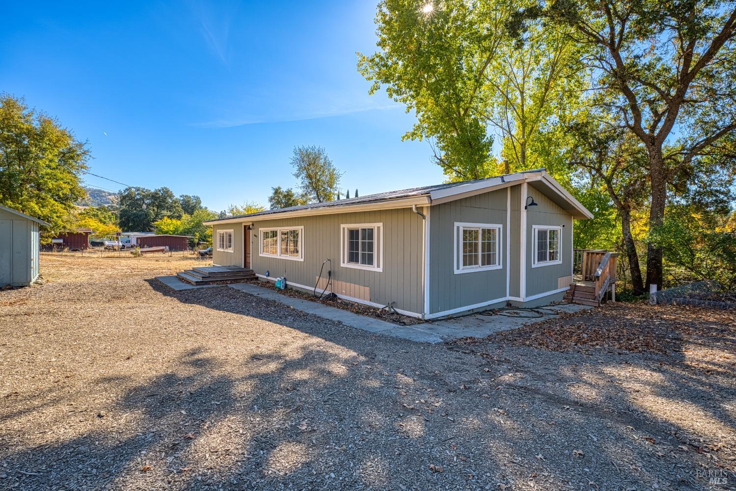 6099 Roland Drive Property Photo 2