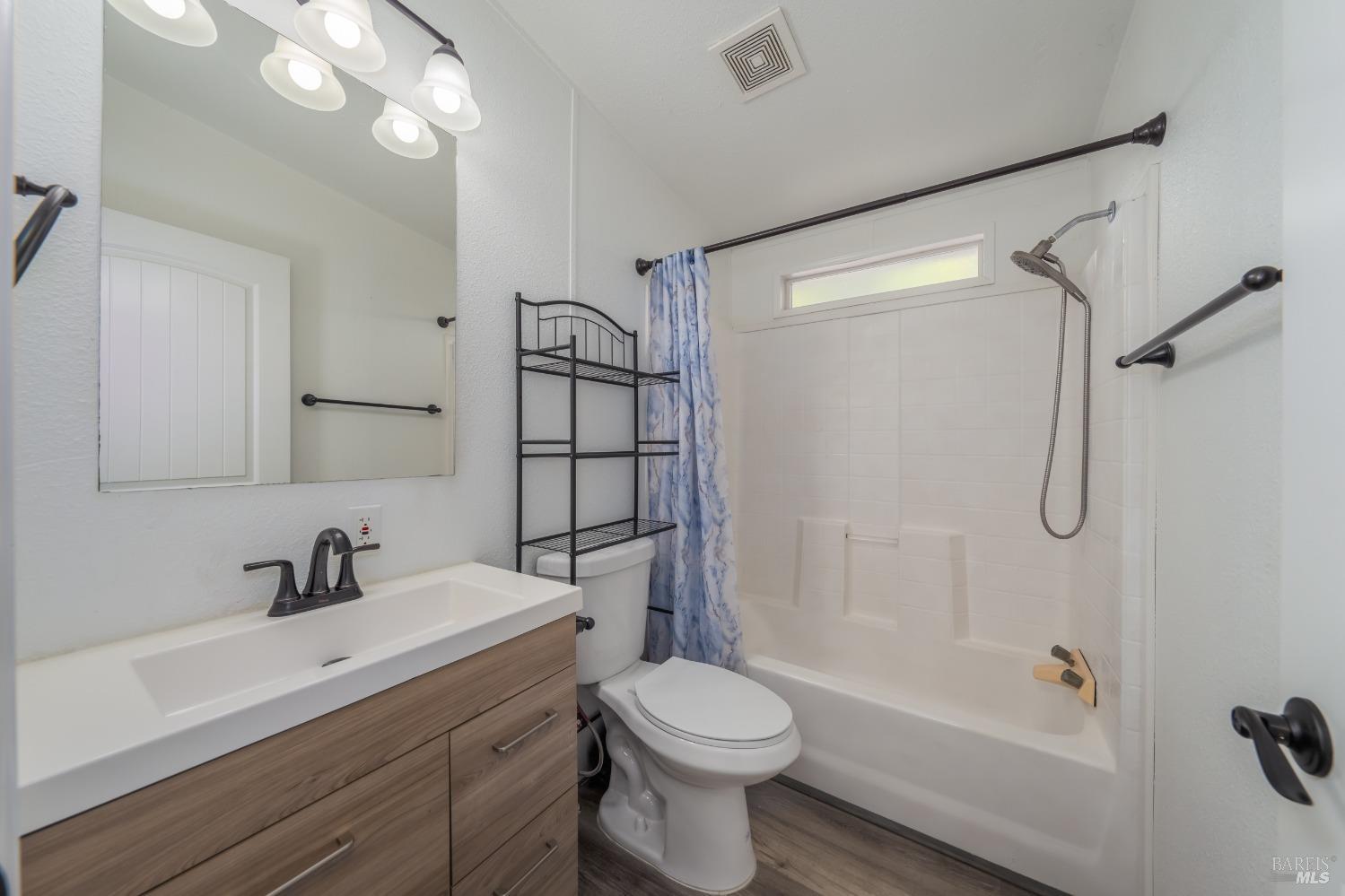 6099 Roland Drive Property Photo 19