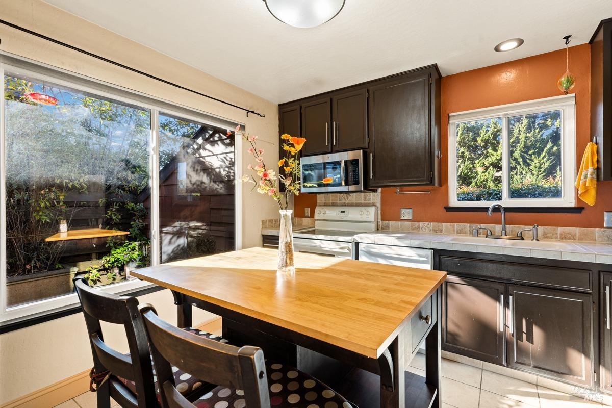92 Kingston Way Property Photo