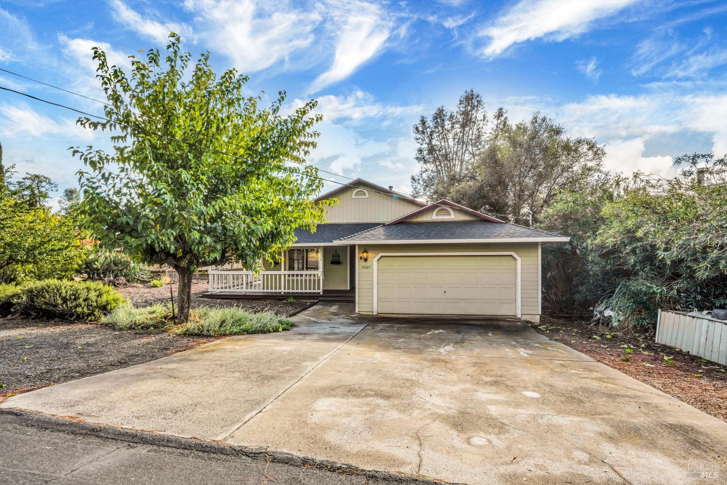 19207 Ravenhill Road Property Photo 1