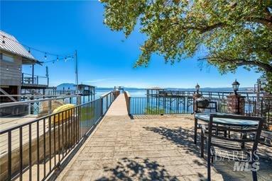 3216 Lakeshore Boulevard Property Photo 4