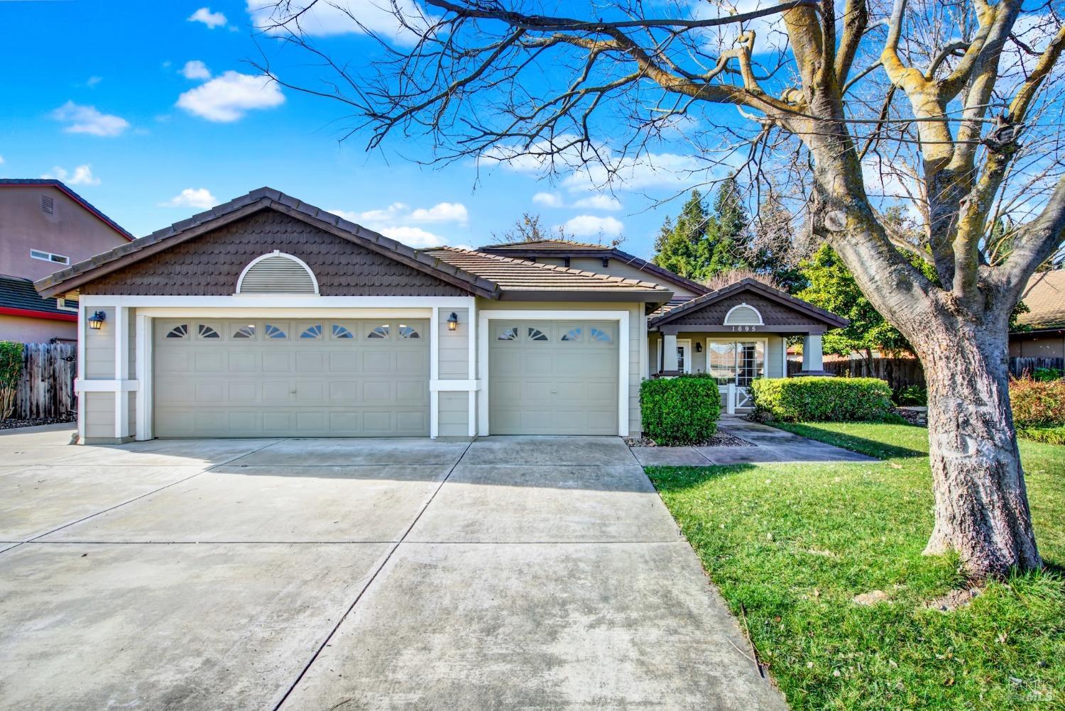1695 Austin Drive Property Photo
