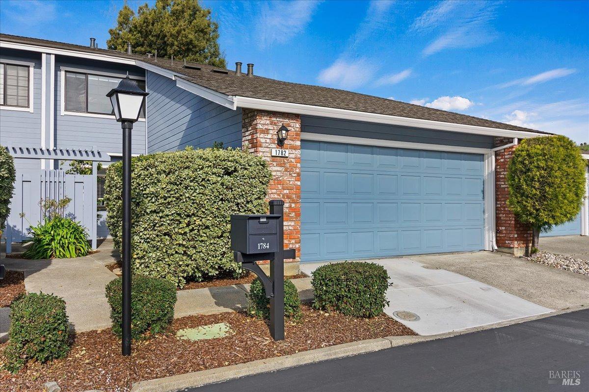 1782 Devonshire Dr Property Photo