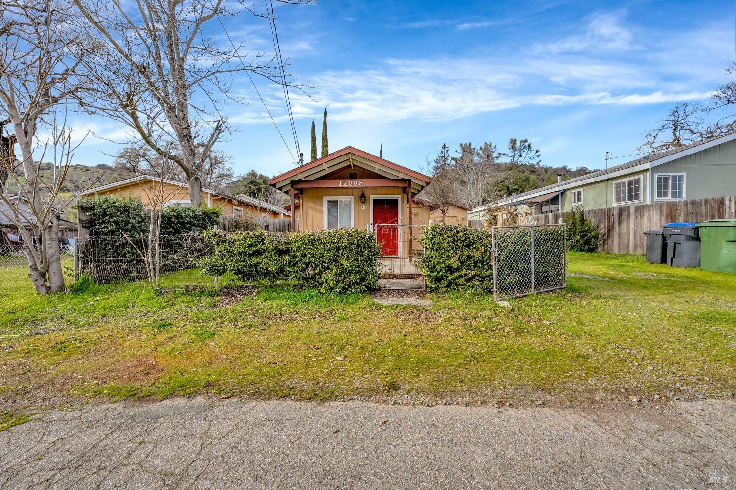 12888 1st St Property Photo 2