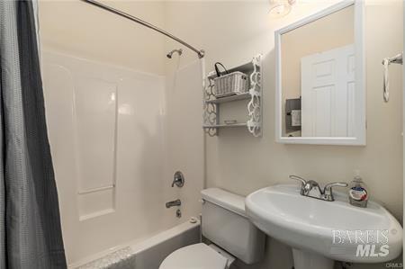275 Armstrong St Property Photo 16
