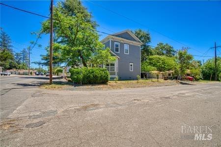 275 Armstrong St Property Photo 33