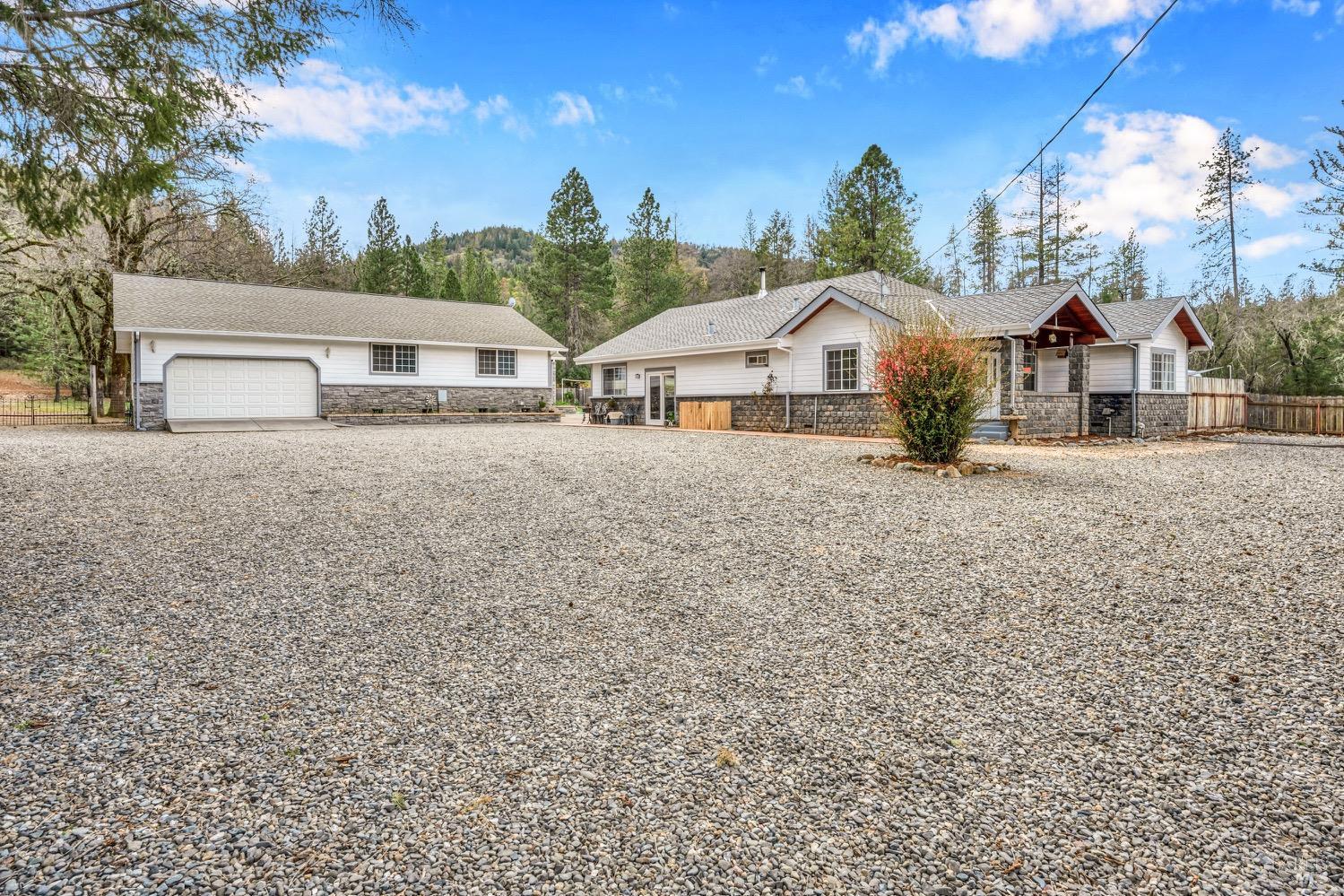 14452 Dry Creek Rd Property Photo 1