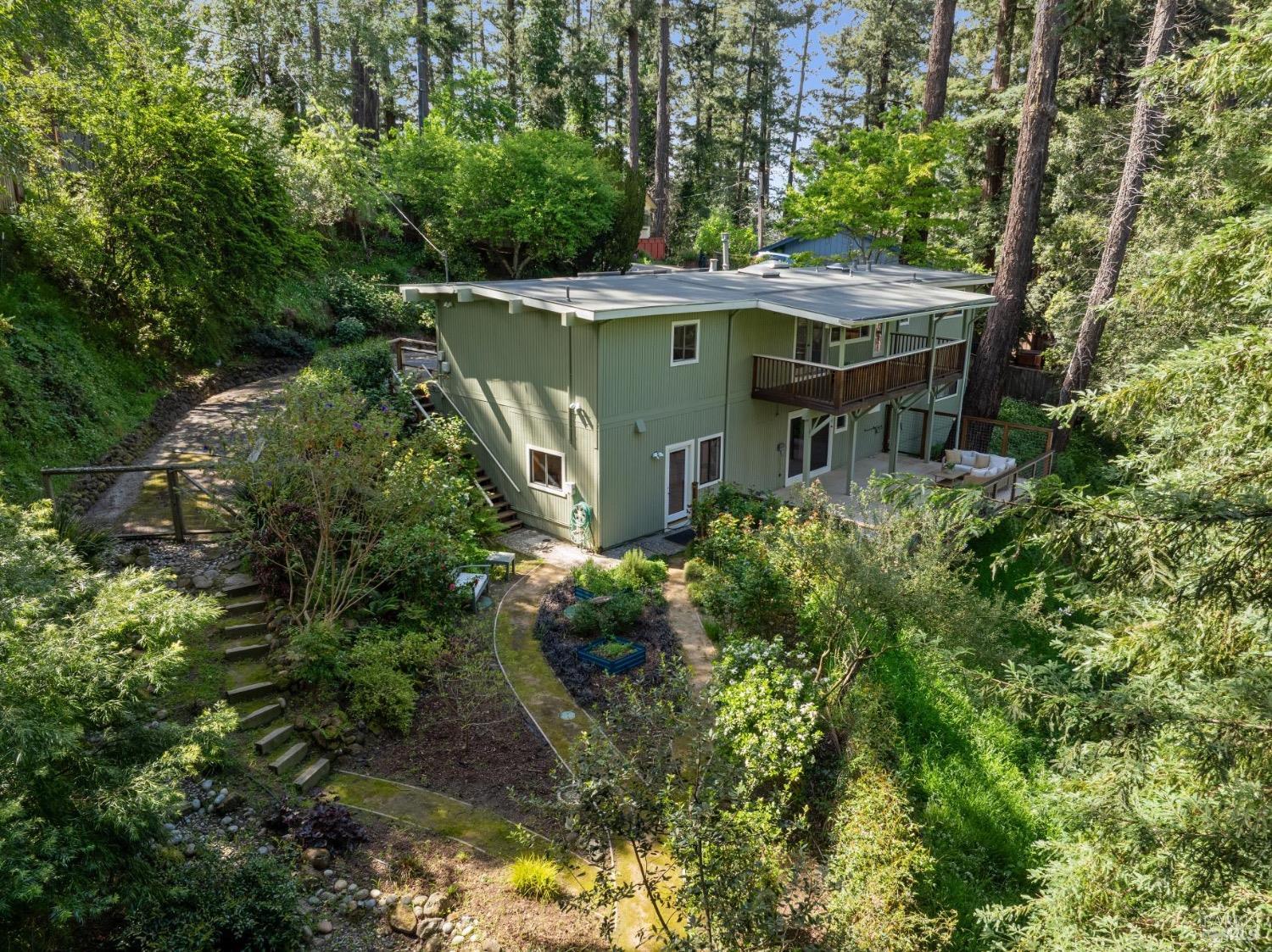 16 Ivy Lane Property Photo