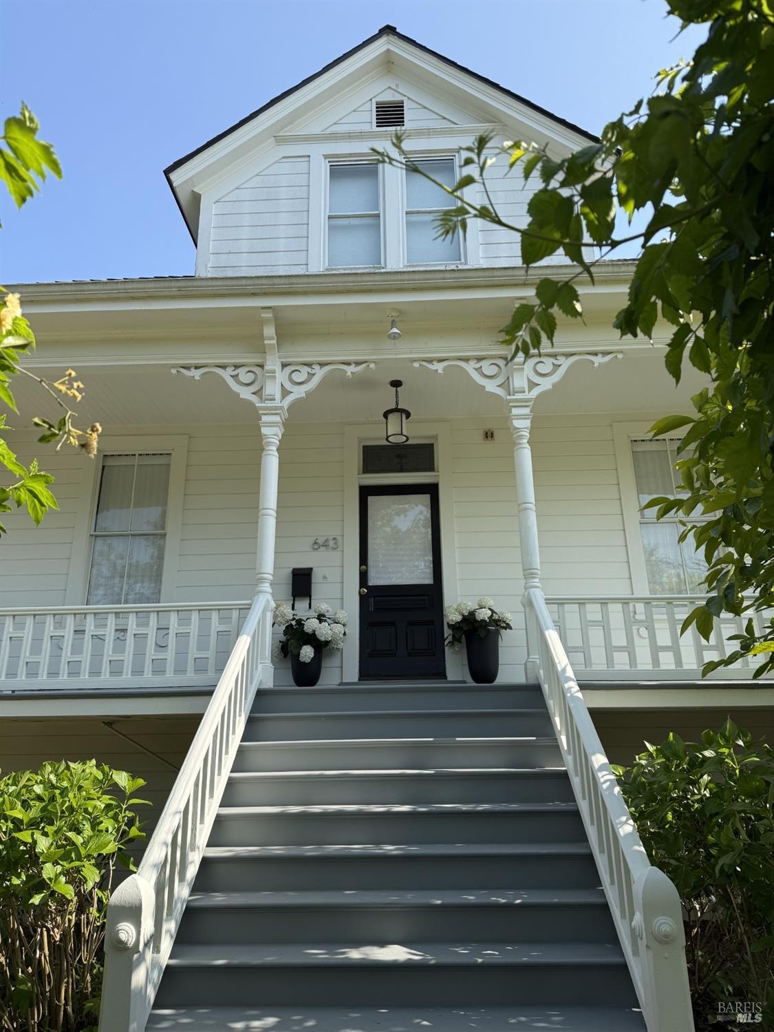 643 3rd St Property Photo